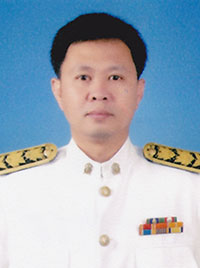 นายสาทร พึ่งพุ่มแก้ว